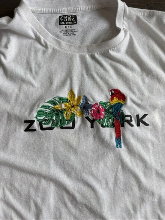 Men’s White Embroidered Zoo York Shirt Size XL - Picture 4 of 8